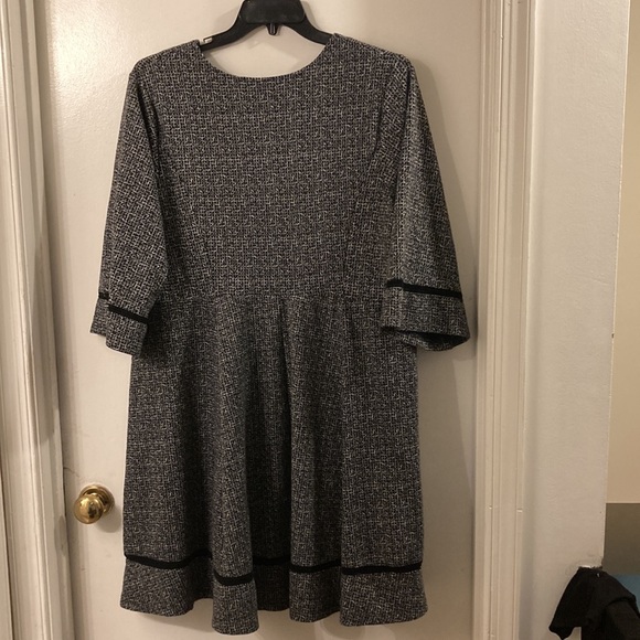 Signature by Robbie Bee plus size dress - Picture 3 of 3